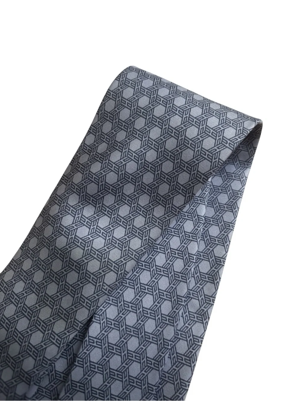 HERMÈS silk tie